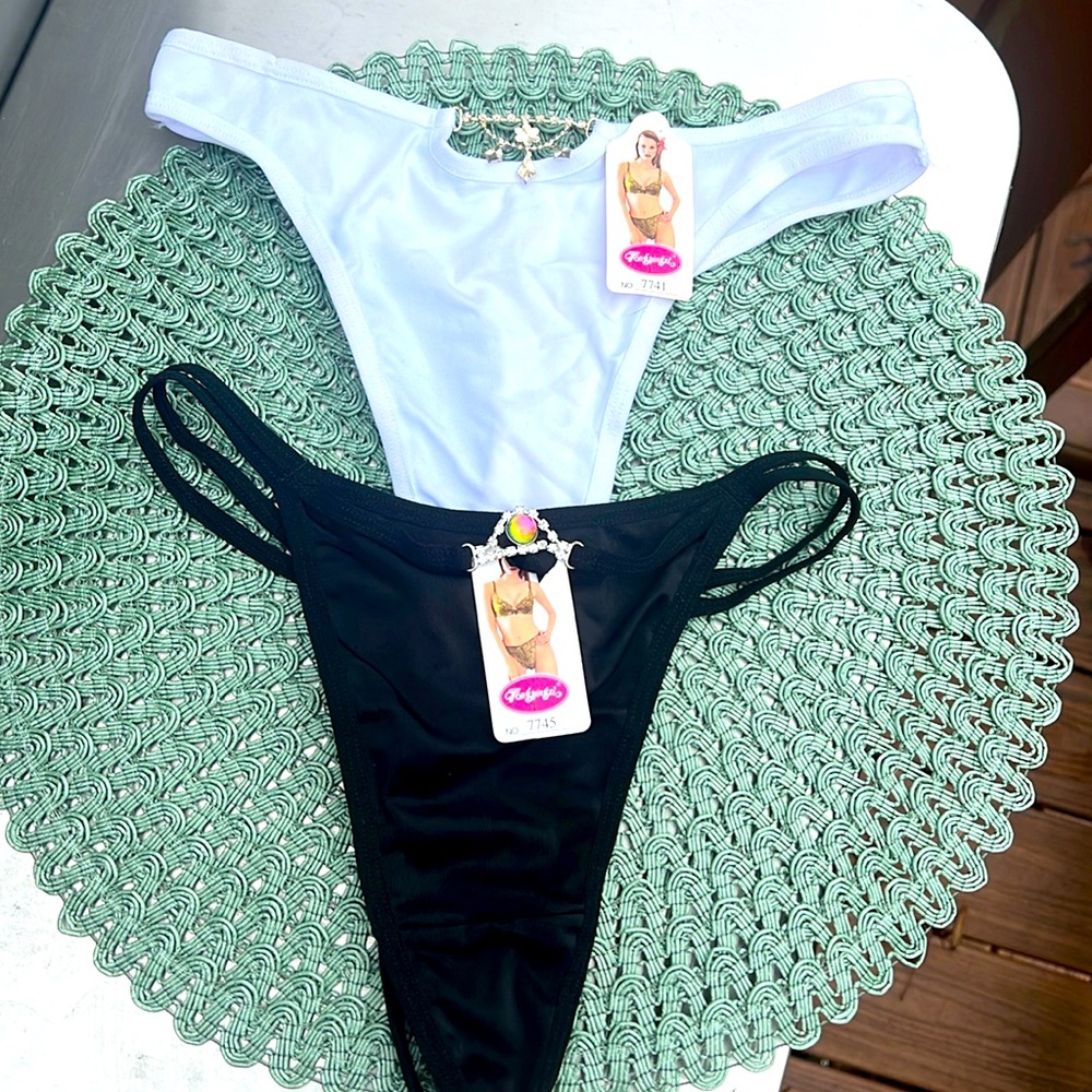NWT 2 pairs bejeweled thongs size S-M, white & black